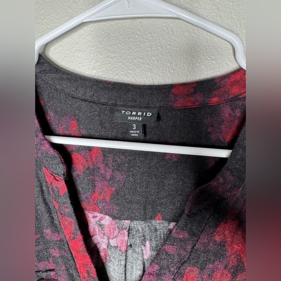 Torrid Harper long sleeve Floral v-neck blouse size 3 career pockets - Picture 2 of 5